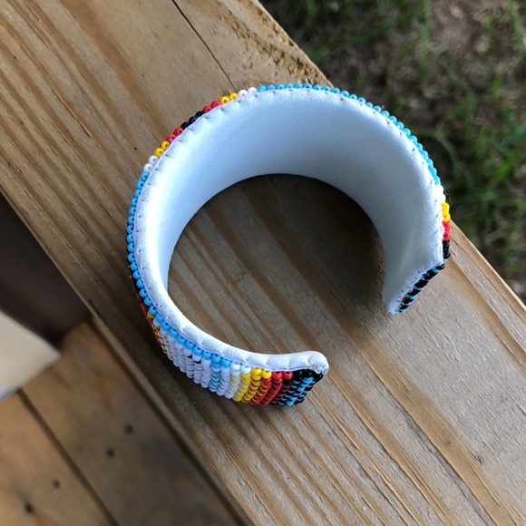 ❌SOLD❌Native American Beaded Bracelet - Picture 6 of 9